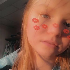 Meet your Posher, Ellie